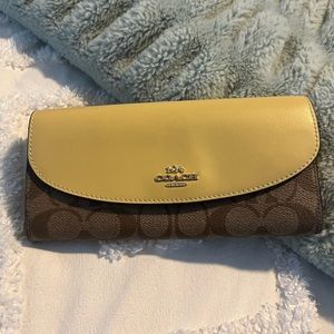 COACH wallet! Like new!